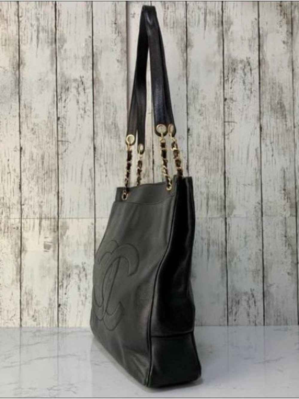 CHANEL Black Leather CC-Embossed Shoulder Bag with Gold Chain Straps - Picture 3 of 16